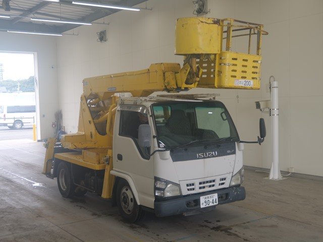 2004 Aerial Platform Isuzu Elf PB-NKR81N - Image 2
