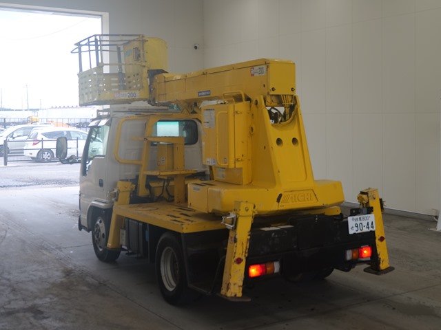 2004 Aerial Platform Isuzu Elf PB-NKR81N - Image 3