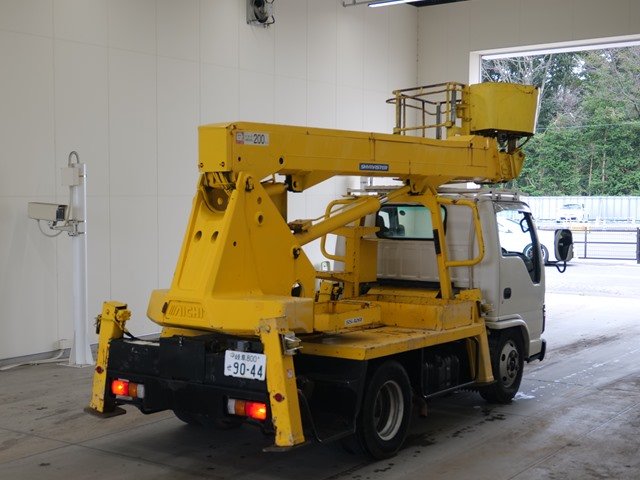 2004 Aerial Platform Isuzu Elf PB-NKR81N - Image 4