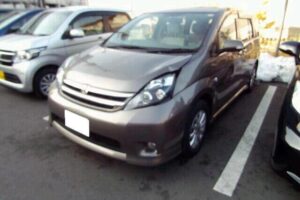 2010 TOYOTA ISIS ZGM11N