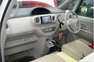 2010 TOYOTA PORTE NNP10 - Image 2