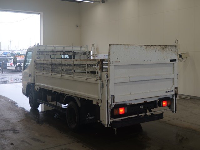2004 Flat Body Truck Mitsubishi Fuso Canter KK-FE82EE - Image 3