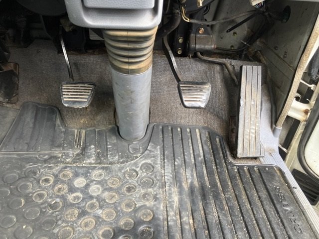 2004 Flat Body Truck Mitsubishi Fuso Canter KK-FE82EE - Image 6