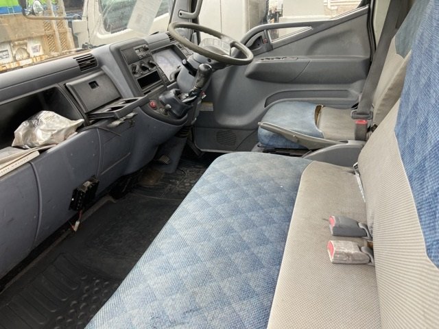 2004 Flat Body Truck Mitsubishi Fuso Canter KK-FE82EE - Image 7
