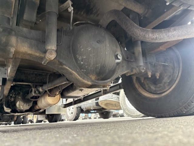 2004 Flat Body Truck Mitsubishi Fuso Canter KK-FE82EE - Image 12