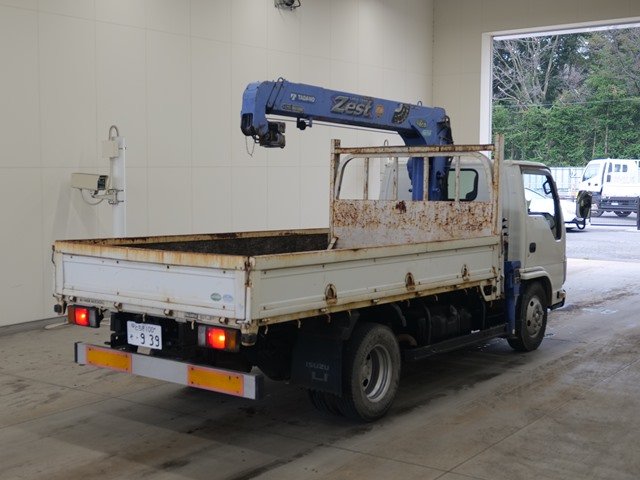 2010 Crane Truck Isuzu Elf BKG-NKR85R - Image 4