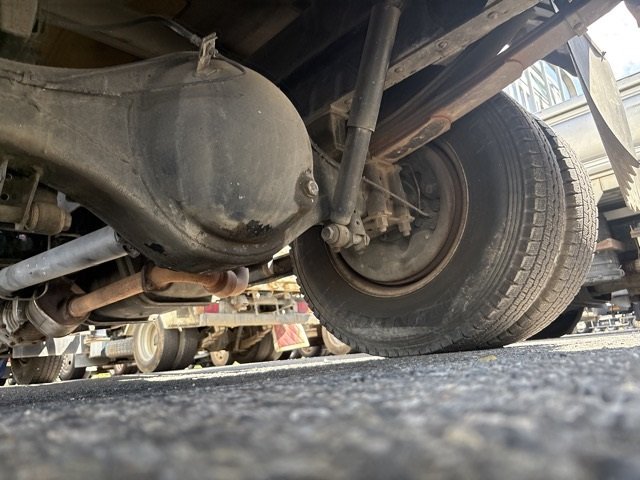 2010 Crane Truck Isuzu Elf BKG-NKR85R - Image 9