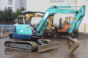 1999 IHI EXCAVATOR 40NX