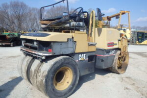 1999 Caterpillar Road Roller CB-335D