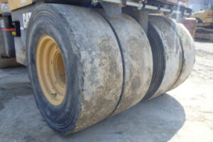 1999 Caterpillar Road Roller CB-335D