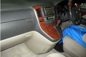2005 Toyota Alphard ANH10W AX - Image 2