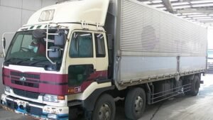 2001 Nissan BIGTHUMB Aluminum wing Box Truck CV27XZH 10 Ton
