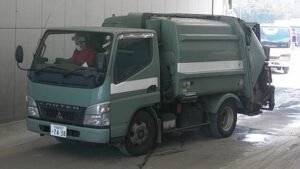 2005 Mitsubishi CANTER Garbage Truck FE73DB 2 Ton