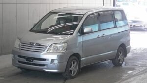 2003 Toyota Noah AZR65G X