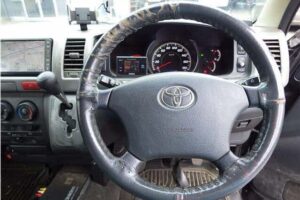 2008 Toyota Hiace van KDH201V GL - Image 2