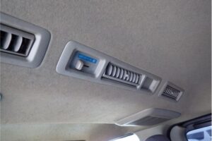 2008 Toyota Hiace van KDH201V GL - Image 8