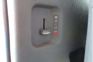 2008 Toyota Hiace van KDH201V GL - Image 9