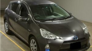 2013 Toyota Aqua NHP10 S