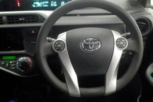 2013 Toyota Aqua NHP10 S