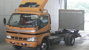2004 Hino DUTRO Chassis Truck XKU414M PG