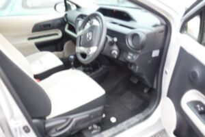 2013 Toyota Aqua NHP10 S