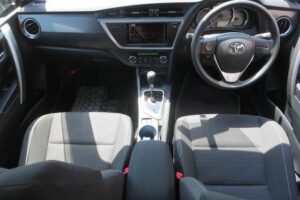 2015 Toyota Auris NZE181H 150X