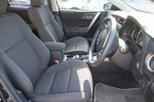 2015 Toyota Auris NZE181H 150X