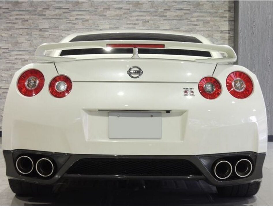 2010 Nissan GT-R R35 - Image 4