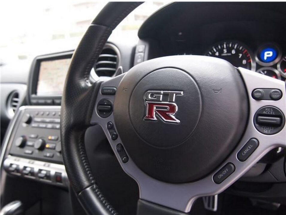 2010 Nissan GT-R R35 - Image 7