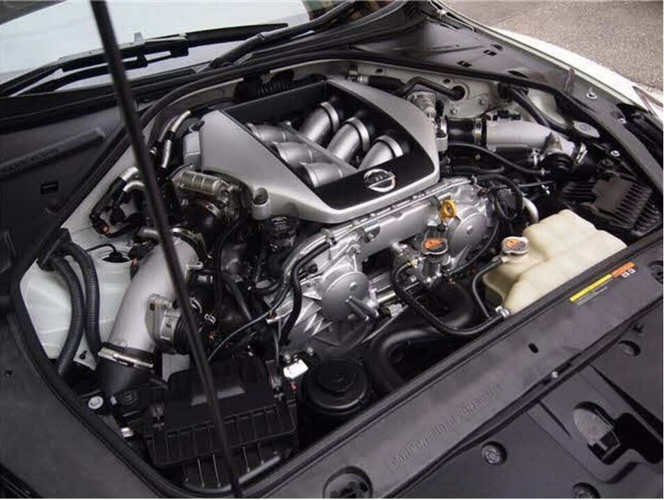 2010 Nissan GT-R R35 - Image 10