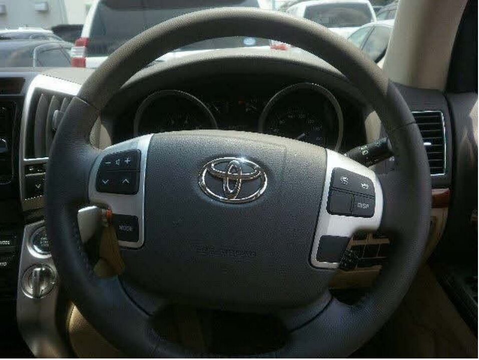 2013 Toyota Land Cruiser URJ202W AX - Image 11
