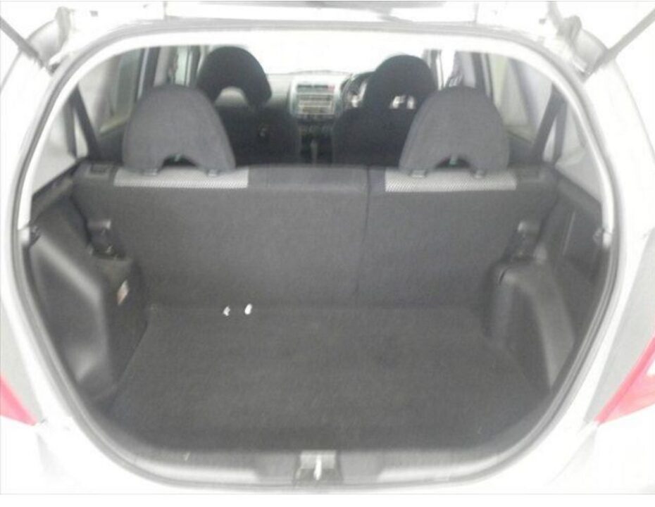 2003 Honda Fit GD4 1.5T - Image 6