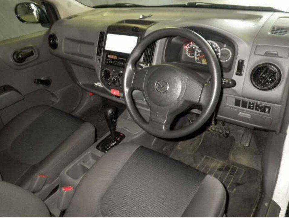 2010 Mazda Familia Van BVZNY12 DX - Image 3