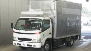 2002 Toyota DYNA Box Truck XZU411 2 Ton