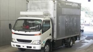 2002 Toyota DYNA Box Truck XZU411 2 Ton