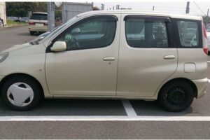 2002 Toyota FUNCARGO NCP20