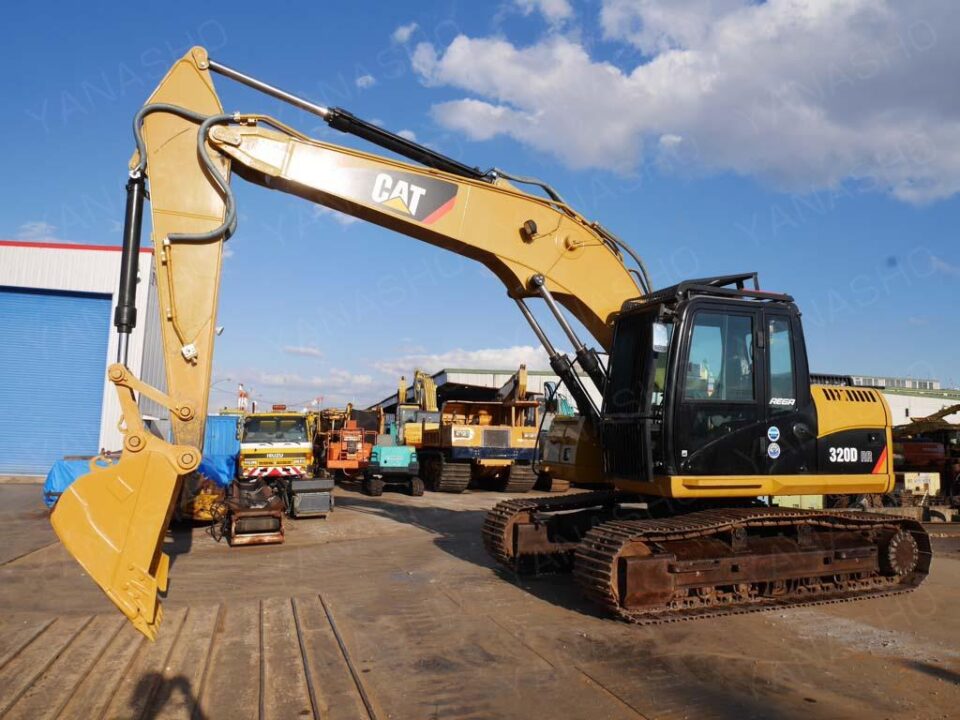 2013 CATERPILLER EXCAVATOR 320DRR