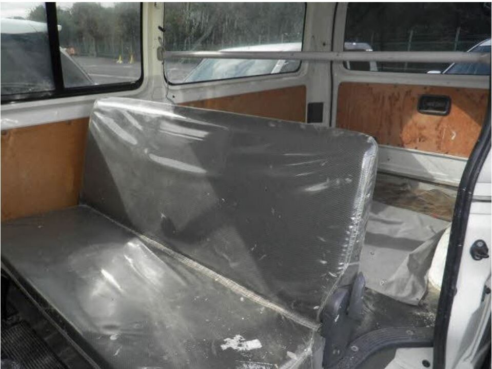 2010 Toyota Hiace Van KDH201V DX 1.25 Ton - Image 7