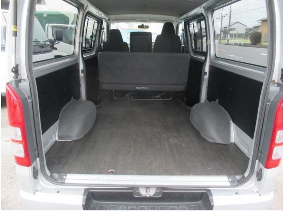2012 Toyota Hiace Van TRH200V GL Package 1.25 Ton - Image 8