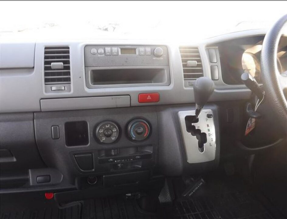 2012 Toyota Hiace Van KDH206V DX 1 Ton - Image 6