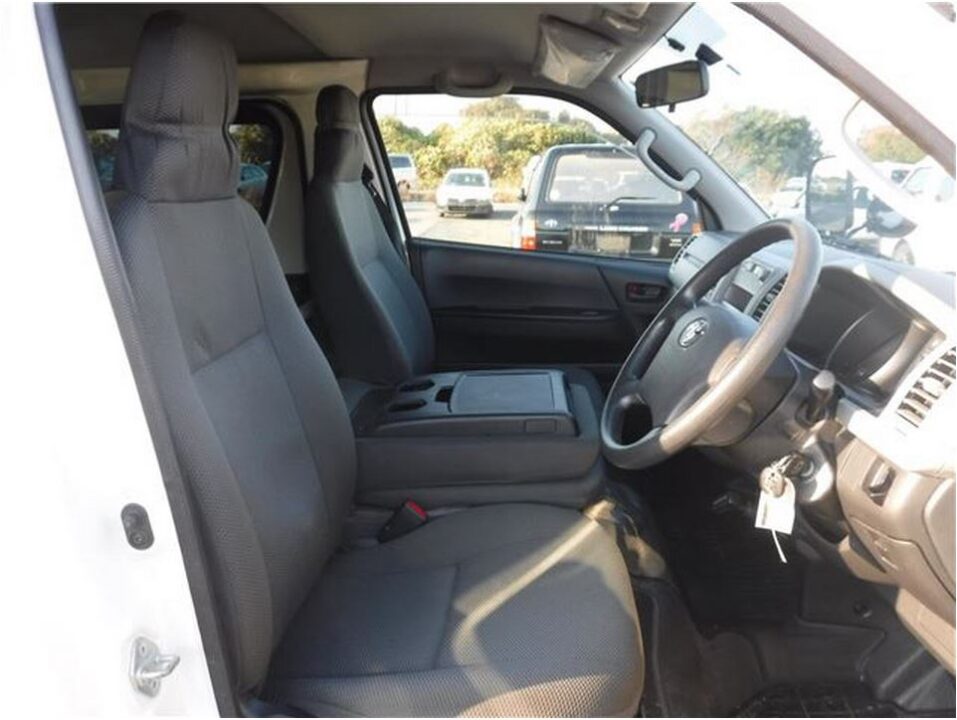 2012 Toyota Hiace Van KDH206V DX 1 Ton - Image 7