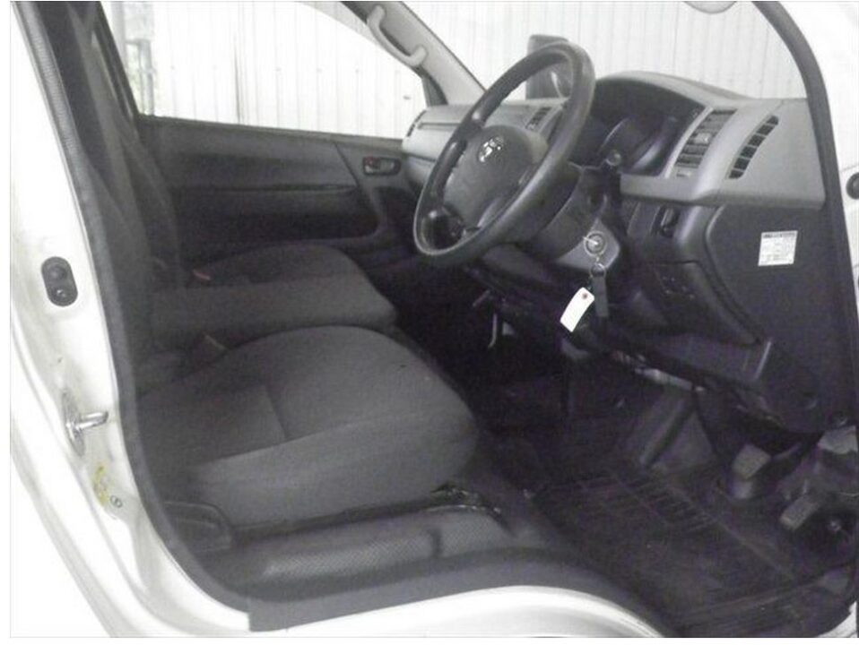 2012 Toyota Hiace Van KDH201V DX 1.25 Ton - Image 3