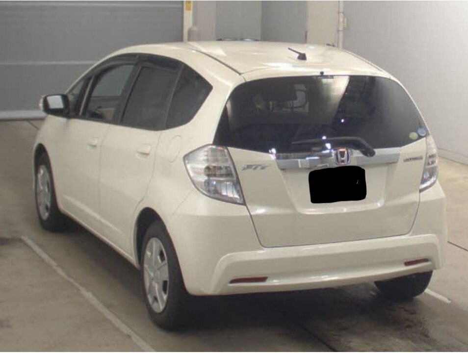 2011 Honda FIT GP1 Hybrid - Image 2