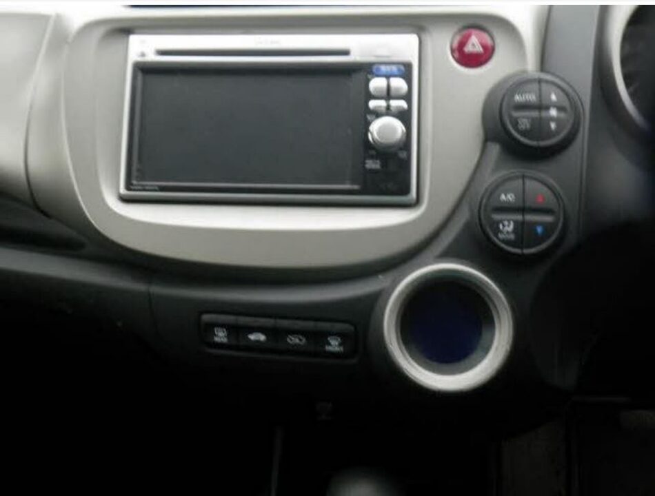 2011 Honda FIT GP1 Hybrid - Image 8
