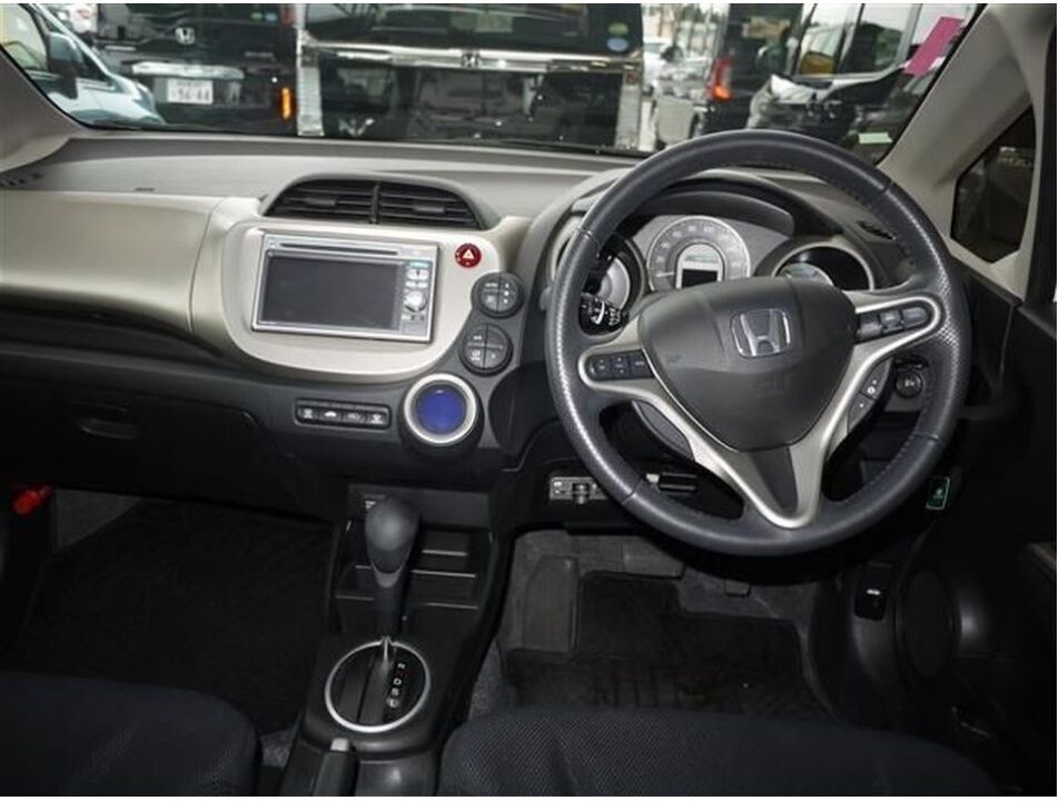 2012 Honda FIT 10th Anniversary GP1 Hybrid - Image 3