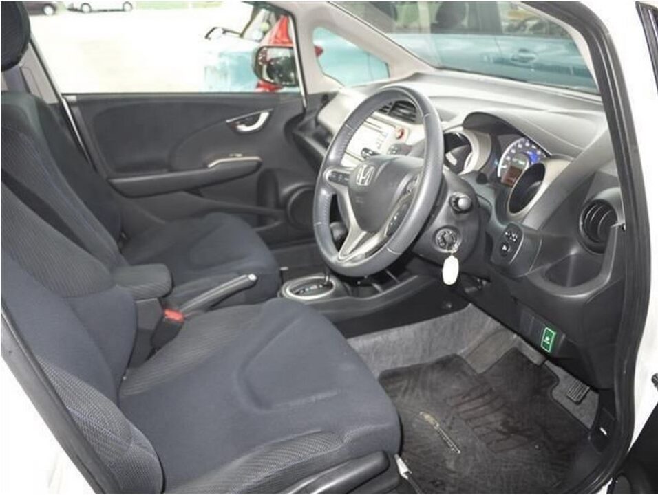 2012 Honda FIT 10th Anniversary GP1 Hybrid - Image 4