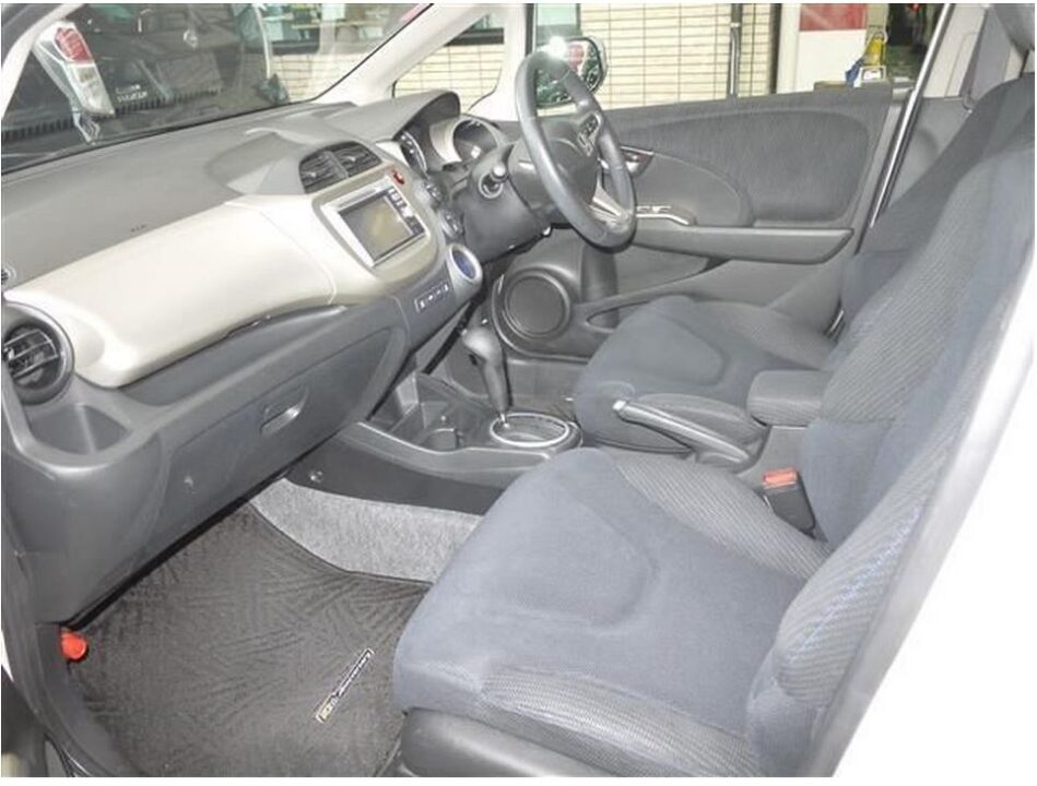 2012 Honda FIT 10th Anniversary GP1 Hybrid - Image 5
