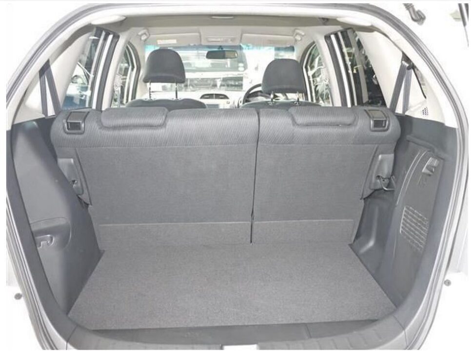 2012 Honda FIT 10th Anniversary GP1 Hybrid - Image 8