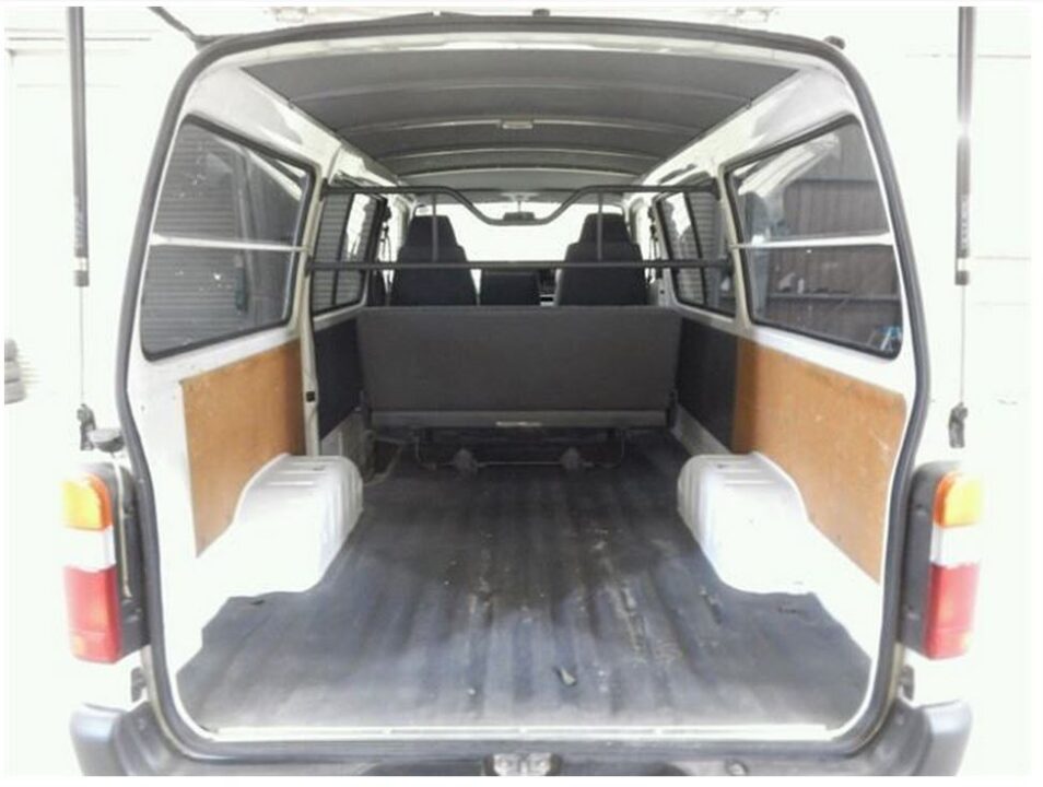 2004 Toyota Hiace Van TRH102V DX - Image 9