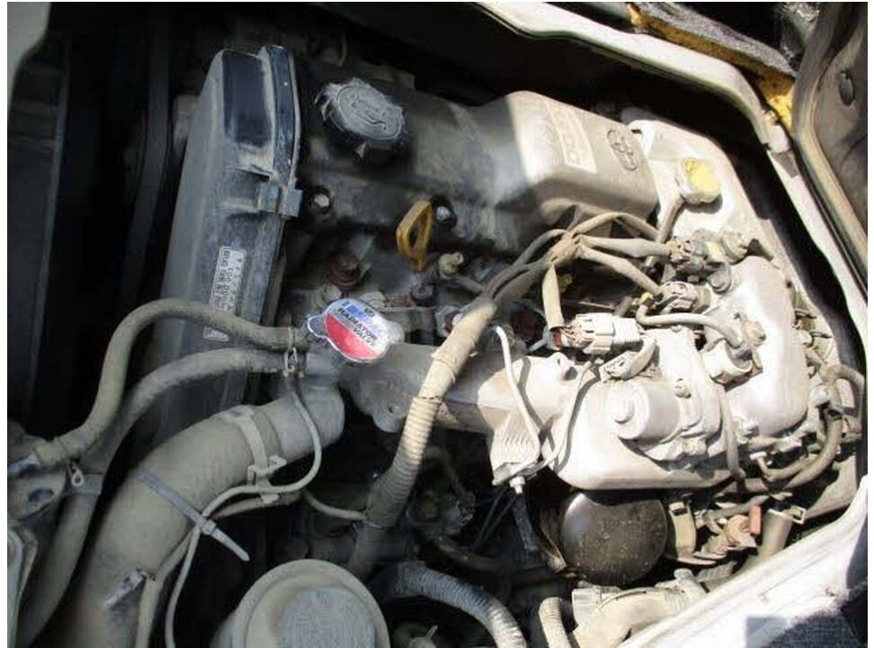 2002 Toyota Hiace van KZH132V - Image 7